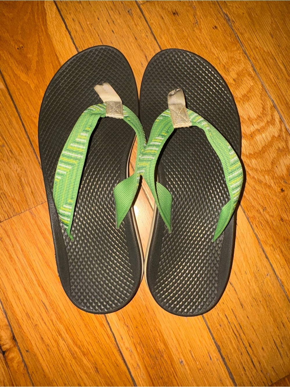 Chaco green women's flip flop sandals